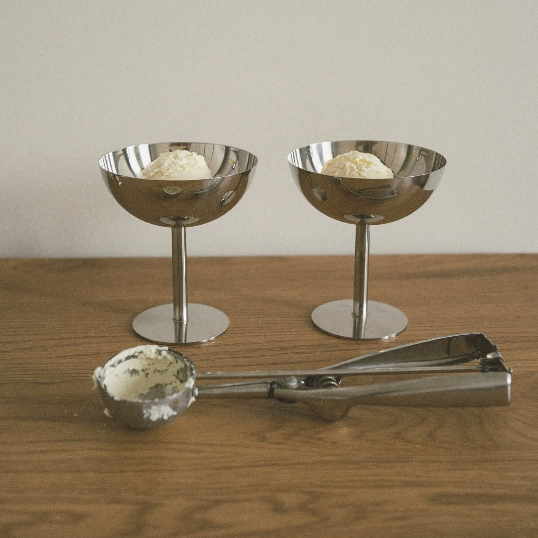 Tasse de crème glacée d'acier inoxydable de minimalisme