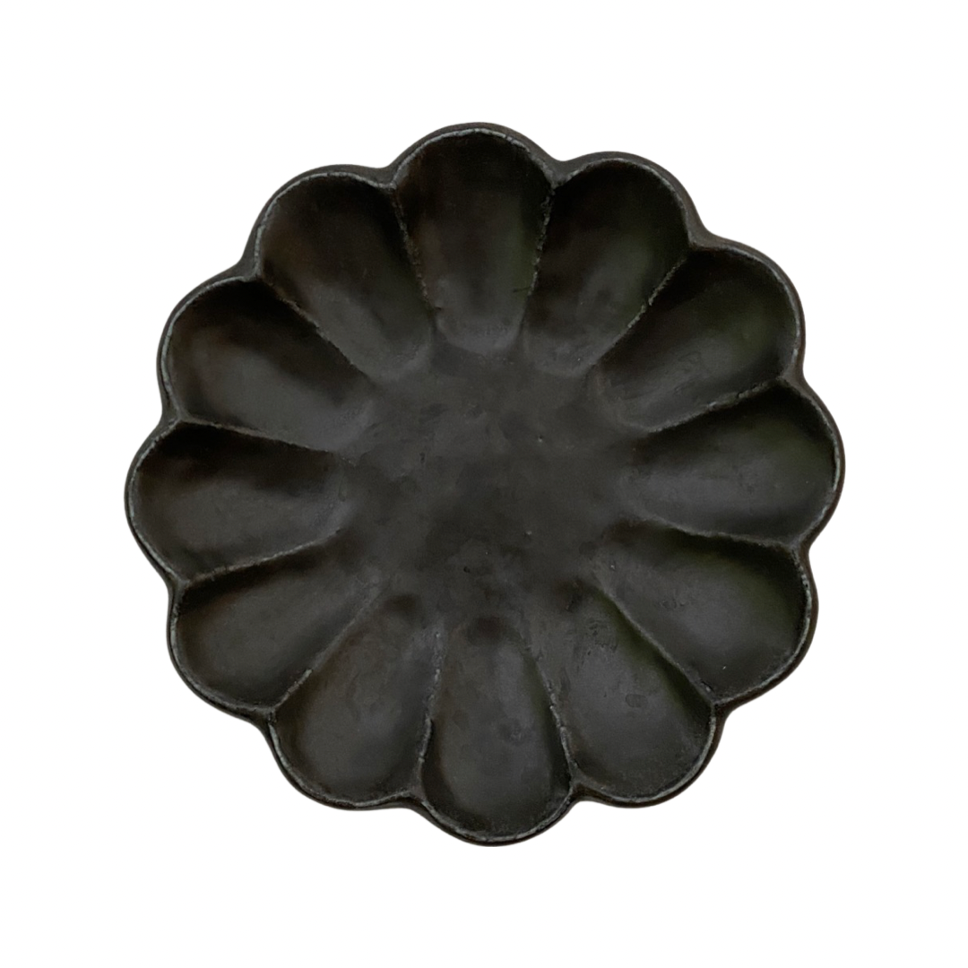 Black Rinka Plate 14cm, handcrafted porcelain with elegant floral design, microwave and dishwasher safe.