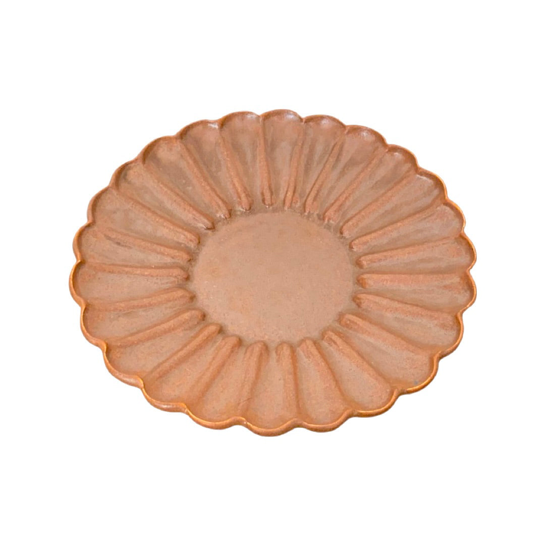 Elegant Rinka Plate by Yoshida Pottery with nature-inspired design, crafted by Masakazu Yoshida for a refined table setting.