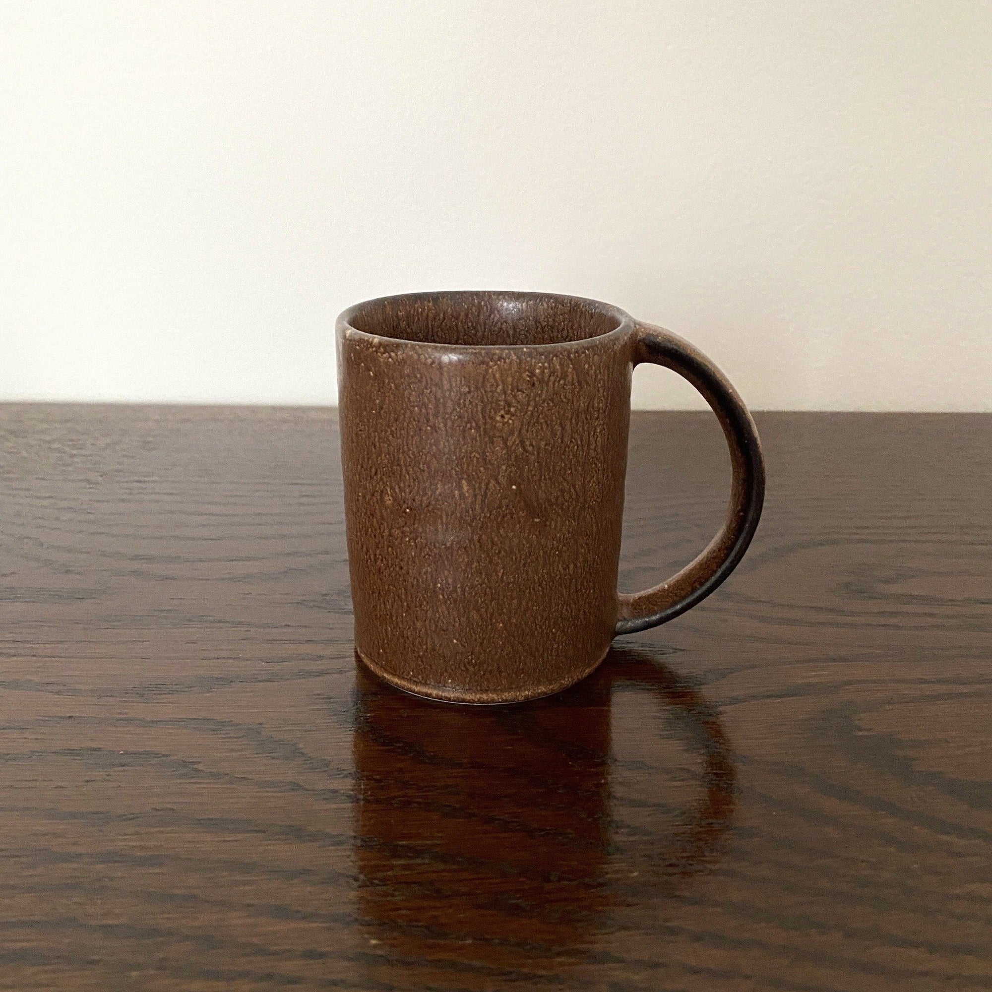 Rila Brown Straight Mug with matte texture by Kaneko Kohyo, made of porcelain, 200cc capacity, perfect for pairing with Rila Plate.