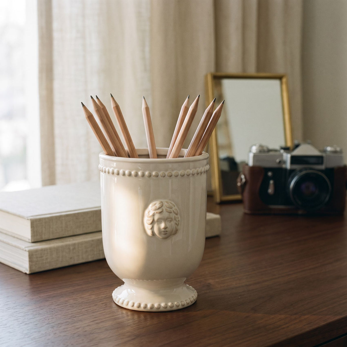 Céleste Vintage Ceramic Holder