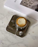 Kaffeetasse aus Stahl im italienischen Stil mit Untertasse und Löffel
