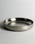 Noir Steel Plate, side view showing the 3 cm rim