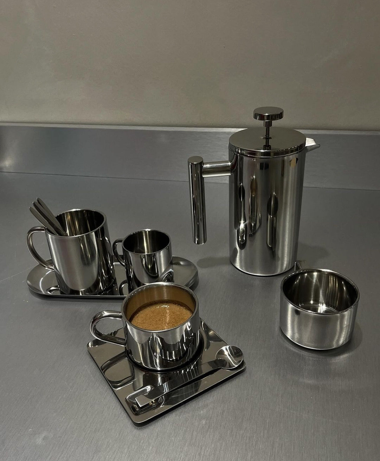 وعاء قهوة فرنسي للضغط من الفولاذ المقاوم للصدأ عازل بطبقتين (مرآة)