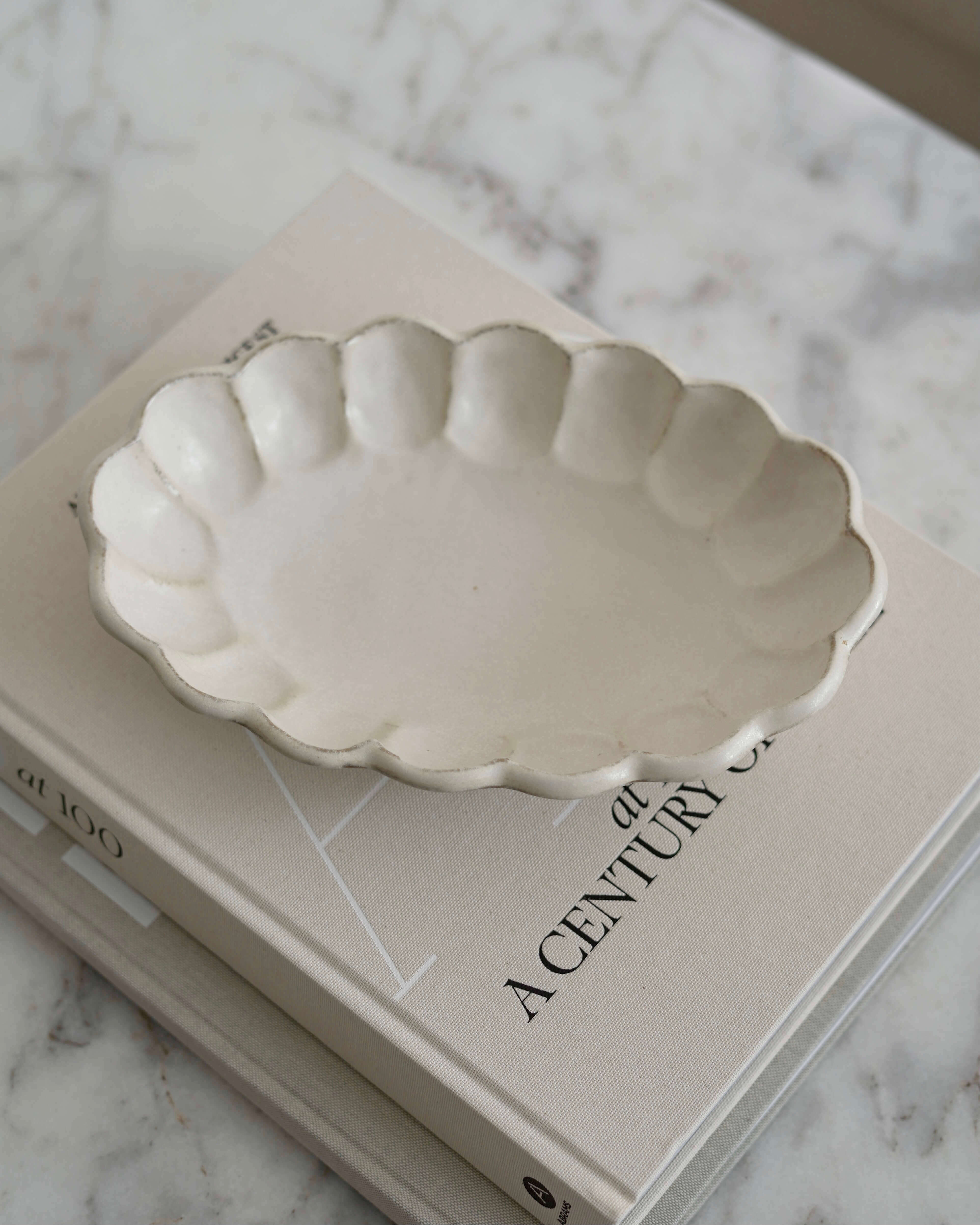 Rinka Oval Bowl 28cm | Japanese Porcelain by Kaneko Kohyo – LoveÉcru